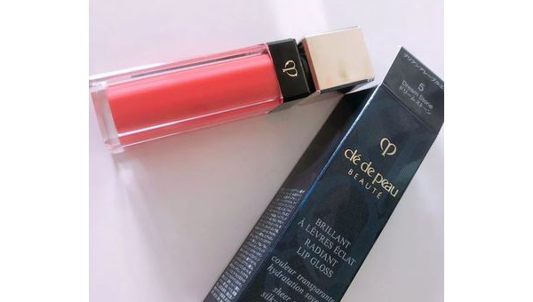 迪奥唇膏包装钢印解析：真伪辨识与工艺细节