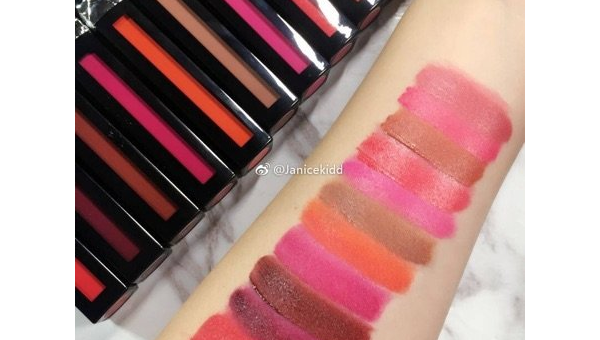 迪奥圣诞限定蓝星唇膏奢华上市璀璨星光点亮节日妆容