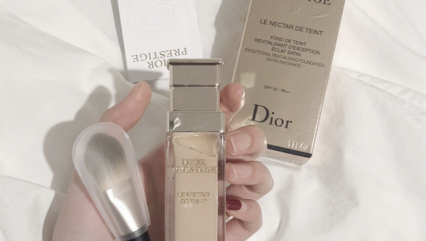 迪奥奢华丰盈粉底霜：打造无瑕光泽肌的秘密武器
