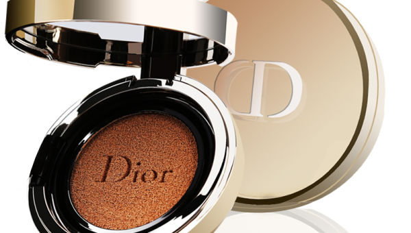 迪奥最滋润粉底测评：干皮救星还是营销噱头