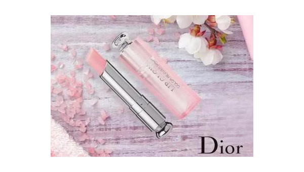 迪奥润唇膏能否替代唇膜？实测揭秘保湿效果
