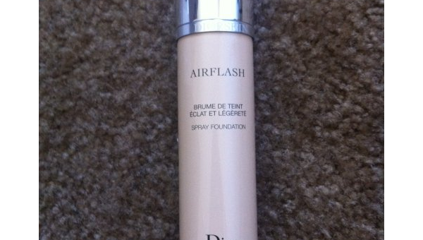 迪奥粉底使用全攻略 轻松打造完美底妆